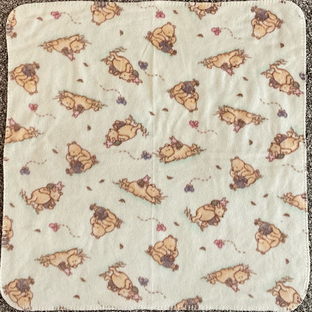 Disney Classic Pooh Fleece Cream Baby Blanket Piglet Honey Pots Butterflies